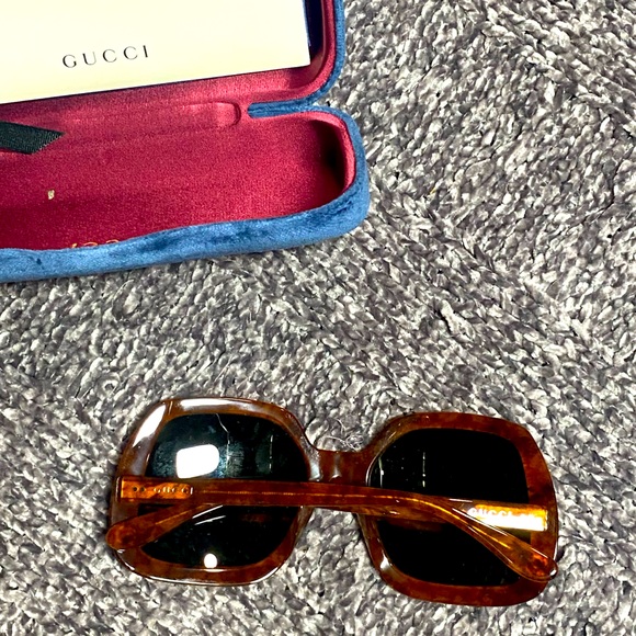 Gucci Honey Havana 
GG0625S Oversized Square Sunglasses - Picture 9 of 13